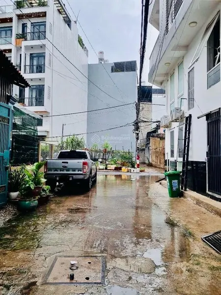 Gấp, bán đất tặng 2 dãy trọ. tiện xây mới 137m2, ngang 4,5m, hẻm ô tô, chỉ 8, x tỷ