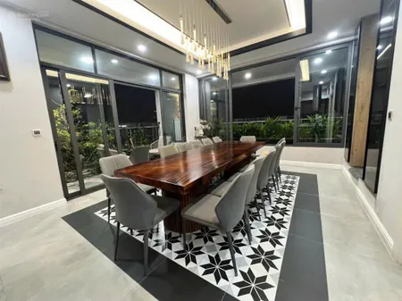 Chủ nhà gửi bán 2 căn penhouse 240m2 và 450m2 đầy đủ nội thất