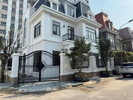 Bán biệt thự mặt đường sa đôi 3 mặt tiền 40m, đc khu nhà ở kết hợp thương mại tây hà nội