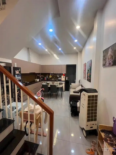 Nhà 3 lầu đường 30 linh đông sát phạm văn đồng vào bình thạnh chỉ 10p