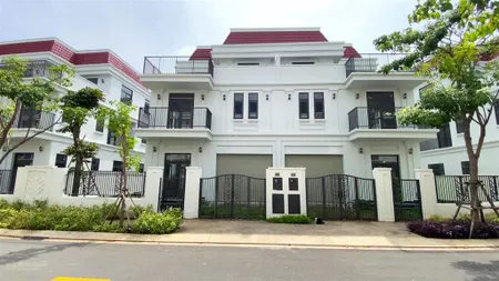 Bt song lập lavida, 177m2 hướng đông nam, vị trí ngay trung tâm, view công viên nhạc nước