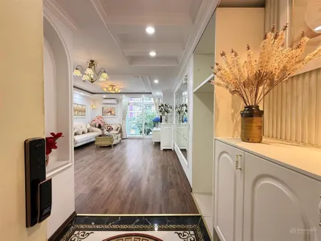Bán căn góc 3 phòng ngủ usilk, 116m2, đầy đủ nội thất, giá 7,78 tỷ, sẵn sổ.