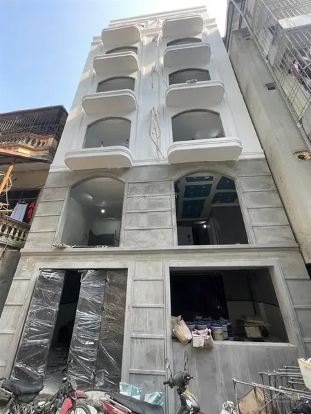 Bán tòa chdv đình thôn ô tô đỗ vào nhà ngõ 6m mt bề thế 7.4m 3 mặt thoáng dòng tiền 120tr/th