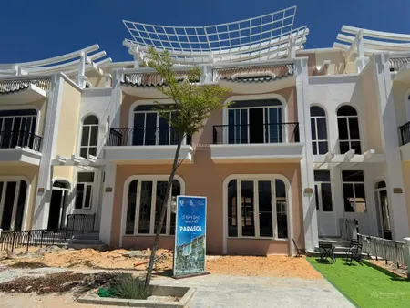 Nhà phố biển cam ranh sổ hồng lâu dài, chỉ 4,3 tỷ, sát bãi dài