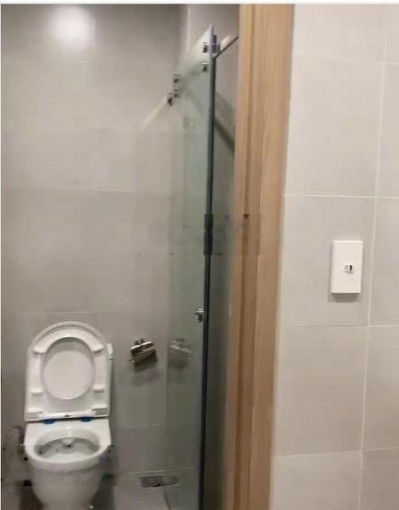 Cho thuê căn hộ MT 63m2, view hồ bơi, rèm + 1 máy lạnh, giường, tủ, bàn ăn, bếp, máy hút mùi 6,5tr