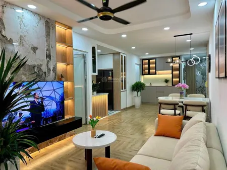 Cho thuê chcc sky garden 2. đt 81m2,2pn2wc. giá 21 triệu. e mạnh. 0909 297 ***.