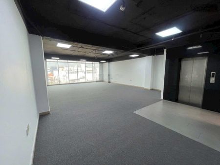 Cho thuê văn phòng Nguyễn Trường Tộ Q4 diện tích 95m2 sàn suốt view kính thoáng