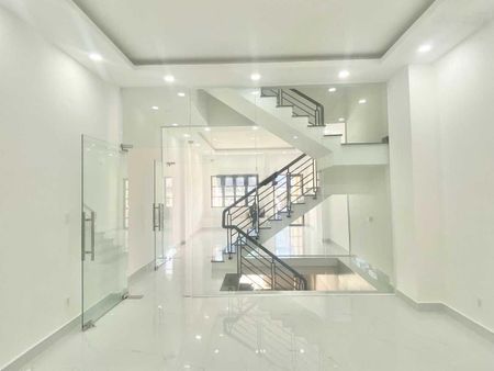 Chính chủ cho thuê nguyên sàn tầng 1 làm VP 100m2