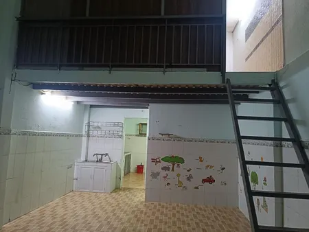 Nhà Cho Thuê, Có Gác Tiện ích Khá đầy đủ