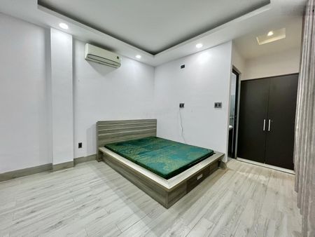 Cho thuê nhà nguyên căn 6 phòng ngủ khu đô thị Hà Quang 1