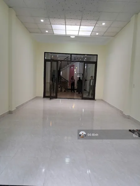 Cho Thuê Nhà 2.5 Tầng: đường Hàn Thuyên - Tầng 1 Thông Suốt - 4pn - 3wc