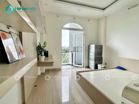 Phòng Cho Thuê Quận 4 Có Ban Công Trống Sẵn Full Nội Thất