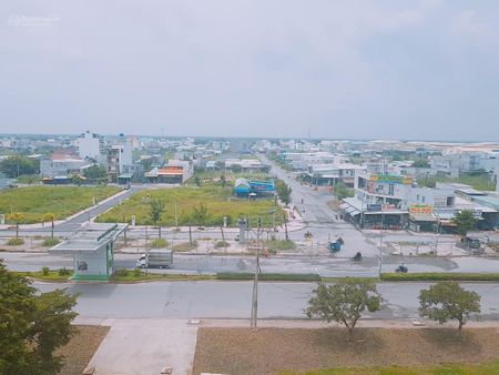 Cho thuê kho xưởng tại Long Hậu 300m2, giá 15tr/tháng đầy đủ tiện ích. Liên hệ 0937544679