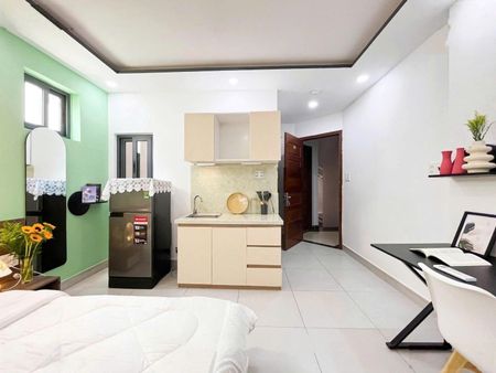 Cho thuê phòng studio đẹp có cửa sổ , 29m2 , có thang máy - gần vòng xoay dân chủ quận 3