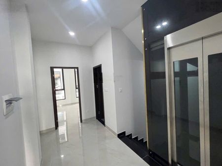 Cho thuê nhà làm văn phòng Louis Hoàng Mai
