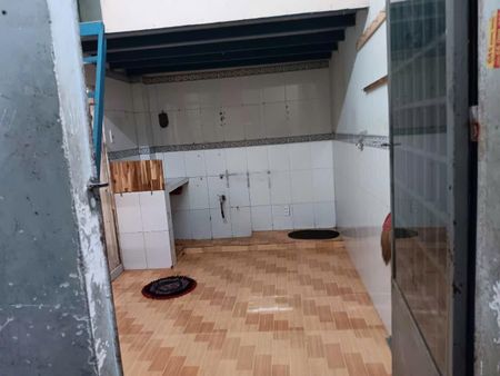 Cho thuê phòng trọ ngay mặt tiền Nguyễn Thị Thơi có hẻm vào phòng 1.5 tr tháng, LH 0919147835