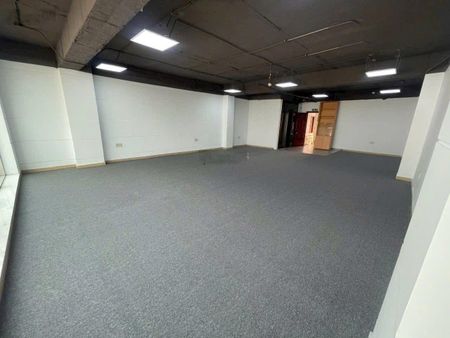Cho thuê văn phòng Nguyễn Trường Tộ Q4 diện tích 95m2 sàn suốt view kính thoáng