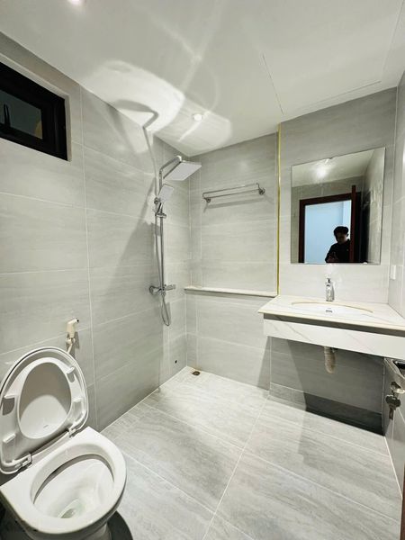 * Cho thuê nhà phố Mễ Trì Thượng, Lê Đức Thọ. Đường hè 6m. Lô góc. 60m2*4t. 4pn. Nhà mới