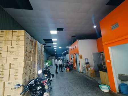 Cho thuê kho xưởng đường Cầu Diễn, DT 400m, MT 10m, điện 3fa, xuất VAT, xe công đỗ cửa, bảo vệ 24/7