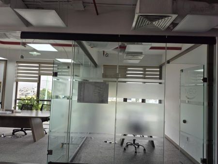 Chính chủ cho thuê văn phòng 120m2 ST Moritz mặt tiền Phạm Văn Đồng giá thuê 38 tr. LH 0938536891