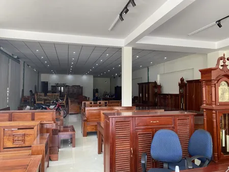 Cho Thuê Mặt Bằng 2 Mặt Tiền Tôn đức Thắng . Dtsd 2000 M2 . Vị Trí Siêu đẹp