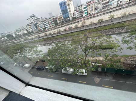 Cho thuê văn phòng 100m2 giá 13 triệu tại trung tâm Hà Nội. Hh50% tặng 1 tháng tiền nhà, có VAT