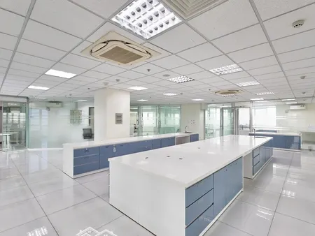 Cho Thuê Văn Phòng Hạng B Siêu đẹp, Miễn Phí Làm Ngoài Giờ Diện Tích 295m2 Tại Dịch Vọng