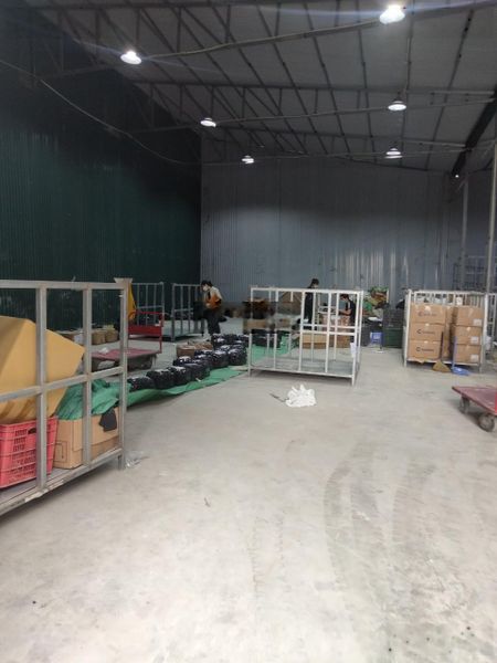 Cho thuê kho xưởng Hạ Đình Thanh Xuân, DT 400m2 cao 5m ô tô đỗ cửa làm gara chuyển phát, kho, xưởng