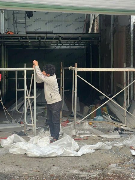 CHO THUÊ KHO XƯỞNG MẶT PHỐ LÂM DU BỒ ĐỀ- ô tô tải đỗ cửa, DT sử dụng 110m2 giá 15 tr / tháng