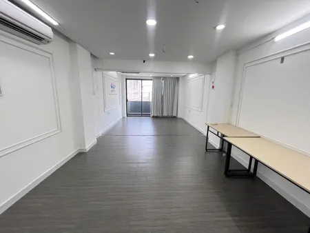 Cho Thuê Văn Phòng đường Huynh Văn Bánh, Phú Nhuận. Dt 60m2 - 13tr, 35tr - 9tr Siêu Tốt