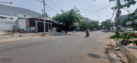 Cho thuê 300m2 Đất MT đường 10m5 Đối Diện cổng Bến xe Trung Tâm Đà Nẵng.