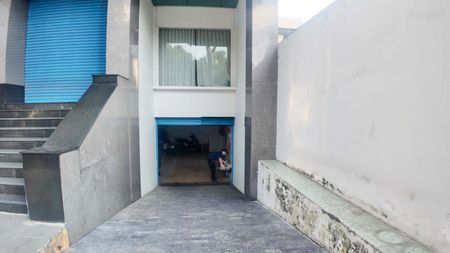 Cho thuê văn phòng diện tích 145m2, mặt tiền Điện Biên Phủ, đẹp, vuông vức giá 69 triệu 150 ngàn