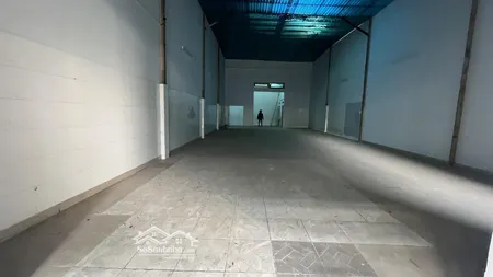 Cho Thuê Nhà Xưởng 200m2 Tại 156, đường Lê đình Cẩn, Bình Tân, Giá 20 Triệu Nền Gạch Men Mới đẹp