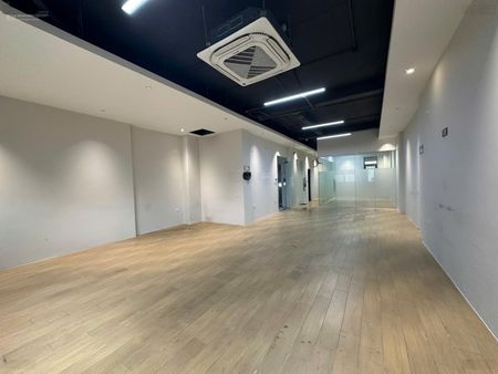 Cho thuê sàn văn phòng 100m2 tại Him Lam Vạn Phúc, sàn thông, VP mới đẹp vào làm việc được ngay