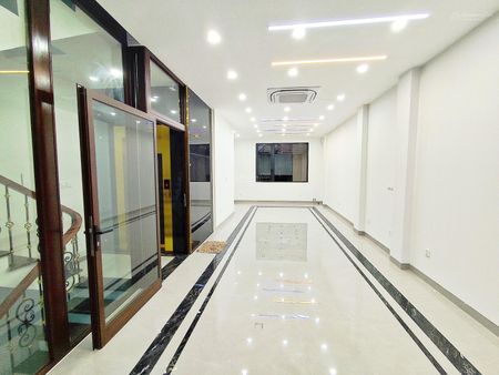 Cho thuê văn phòng Vạn Phúc Hà Đông 65m2 thông sàn, view hồ, giá rẻ