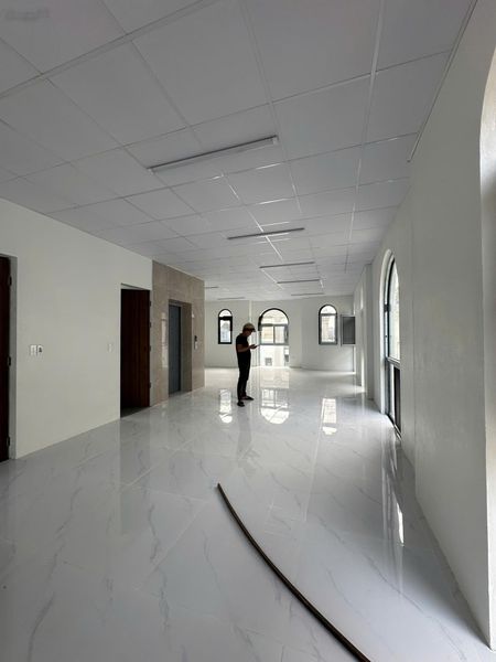 Cho thuê sàn văn phòng 100m2 ngay Him Lam Vạn Phúc, đã ngăn 2 phòng, văn phòng mới đẹp