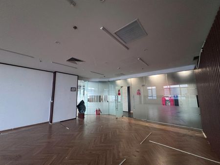 Chính chủ cho thuê văn phòng 148m2 tại tòa nhà Roman Plaza Tố Hữu giá thuê tốt nhất khu vực