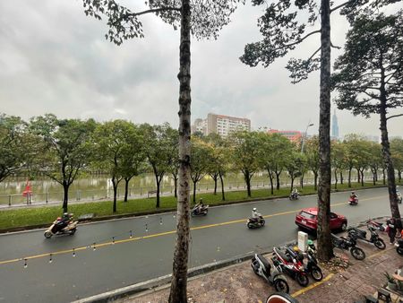 Cho thuê văn phòng Quận 1 mặt tiền Hoàng Sa, phường Đa Kao, view bờ kè Nhiêu Lộc, giá 10 triệu