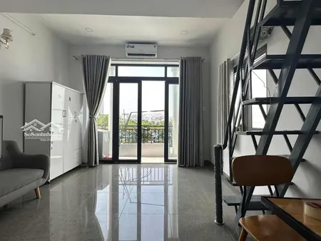 Chính Chủ Cho Thuê Phòng Gác Cao Thoáng Co Ban Công Gần Hàng Xanh