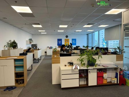 Cho thuê văn phòng tại Viwaseen Tower Tố Hữu, DT 161m2 giá 32 triệu/tháng, bàn giao trần sàn,Đh