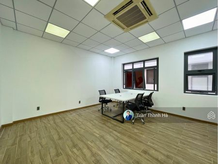 Cho thuê văn phòng 30m2 full nội thất - Vạn Phúc City, giá 6 triệu/tháng