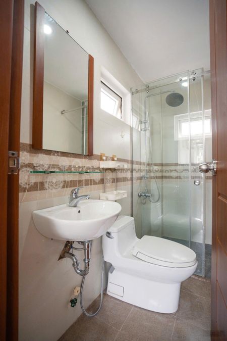 Cho thuê phòng Quận 3 - đường TRƯỜNG SA - GA SÀI GÒN - VIEW BỜ KÈ - MÁY GIẶT RIÊNG - 30M2