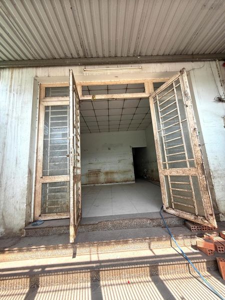 Chỉ 9 triệu, cho thuê nhà kho Đ. Cao Lỗ, BH BC. (5x20m) ở, cơ sở gia công, 25m đến MT
