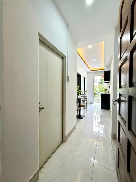Chính Chủ Cho Thuê 2 Phòng Ngủ Siêu Thoáng Gần Quận 1 Và Hàng Xanh