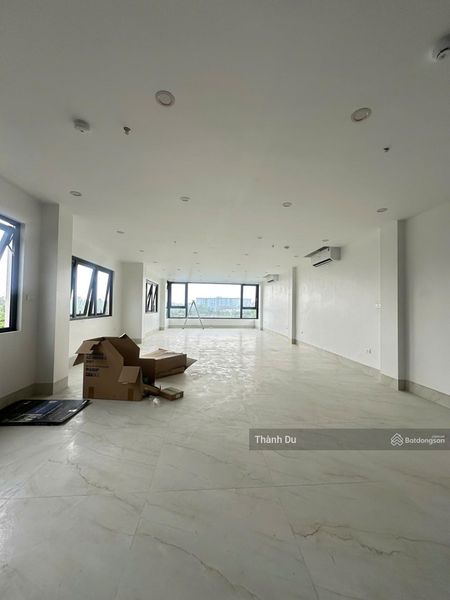 Cho thuê mặt bằng văn phòng - nam đuống - long biên - nhà mới tinh giá 8tr/1 sàn 90m2