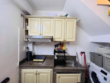 Cho thuê gấp phòng trọ 25m2, 6 triệu, Bùi Thị Xuân, Bến Thành, Q1 - Gần Đại Học Văn Lang, Đh Luật