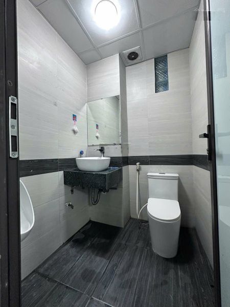 Cho thuê văn phòng Khuất Duy Tiến, 60 m2/tầng, sàn thông đẹp giá chỉ 10 tr/tháng
