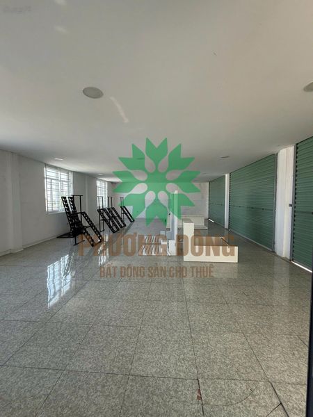 Công ty cho thuê showroom đẹp, nhà xưởng mới 2500m2 đại lộ Lê Nin