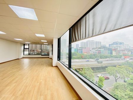 Cho thuê văn phòng full mặt kính view thoáng Diện tích : 120m2 Giá thuê : 17 triệu tại Trung Văn