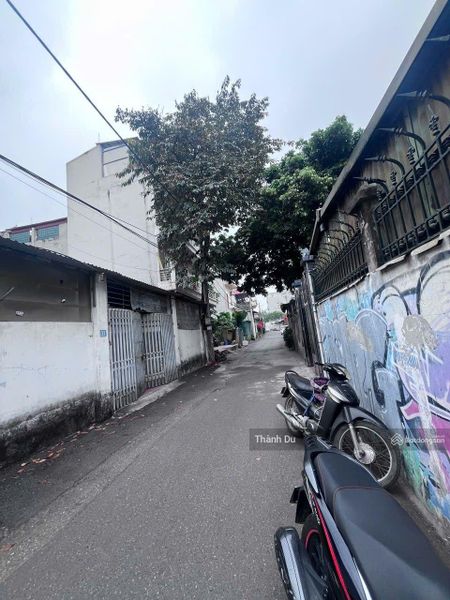 Cho thuê kho xưởng Đức Giang, ô tô tránh, xe 2,5 tấn vào, Gần Lý Sơn, cầu Đông Trù 180m2 giá 10 tr